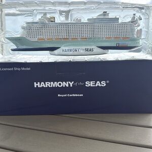NWT Harmony of the Seas Ship Model